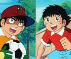 Футболист Tsubasa Озора и его друг Гензо Вакабаяси, который играет в качестве вратаря